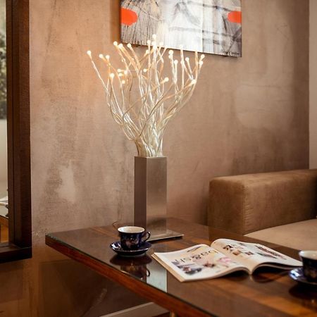 New - Elegant Duplex With Amazing View & Balcony - Homey Residence Boekarest Buitenkant foto