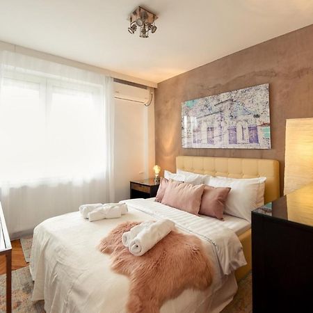 New - Elegant Duplex With Amazing View & Balcony - Homey Residence Boekarest Buitenkant foto