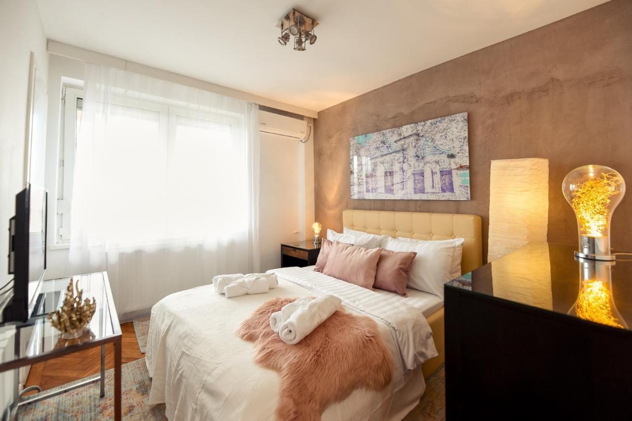 New - Elegant Duplex With Amazing View & Balcony - Homey Residence Boekarest Buitenkant foto
